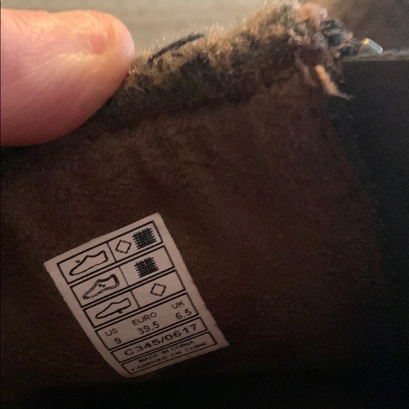 Cozy Brown Women’s Boots - Picture 4 of 4